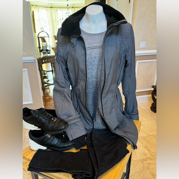 Lululemon fall jacket with Sherpa trim hood - Picture 1 of 7